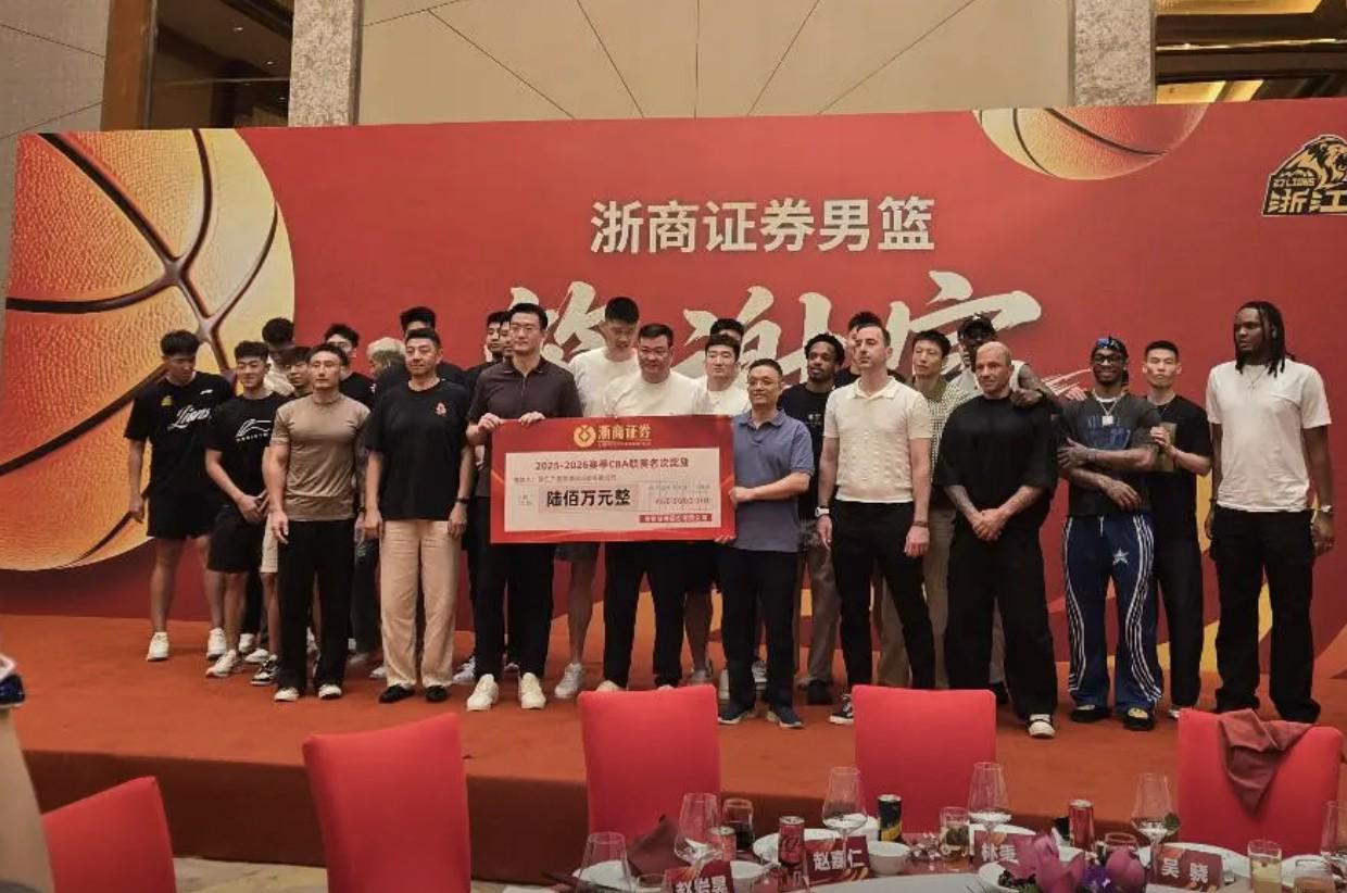 媒体人:刘翔向姚明看齐!或能捞到顶戴花翎 上海运动员敢为天下先